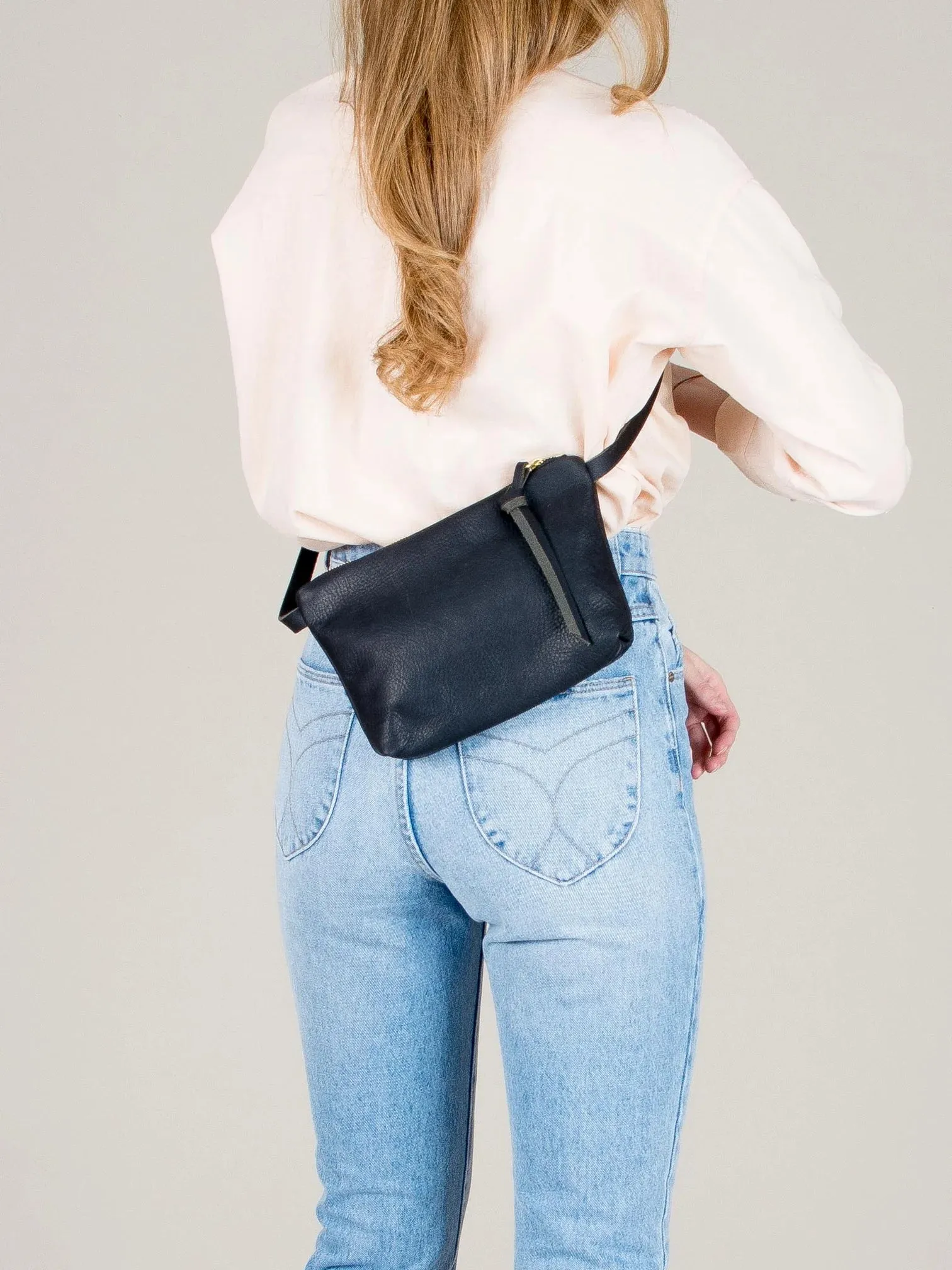 ELEVEN THIRTY - AMADA FANNY PACK - BLACK LEATHER