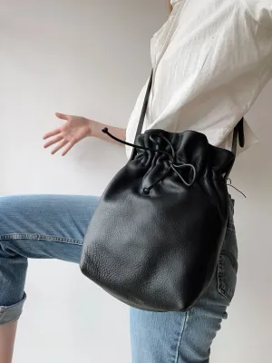 ELEVEN THIRTY - MARIEL BUCKET BAG - BLACK LEATHER
