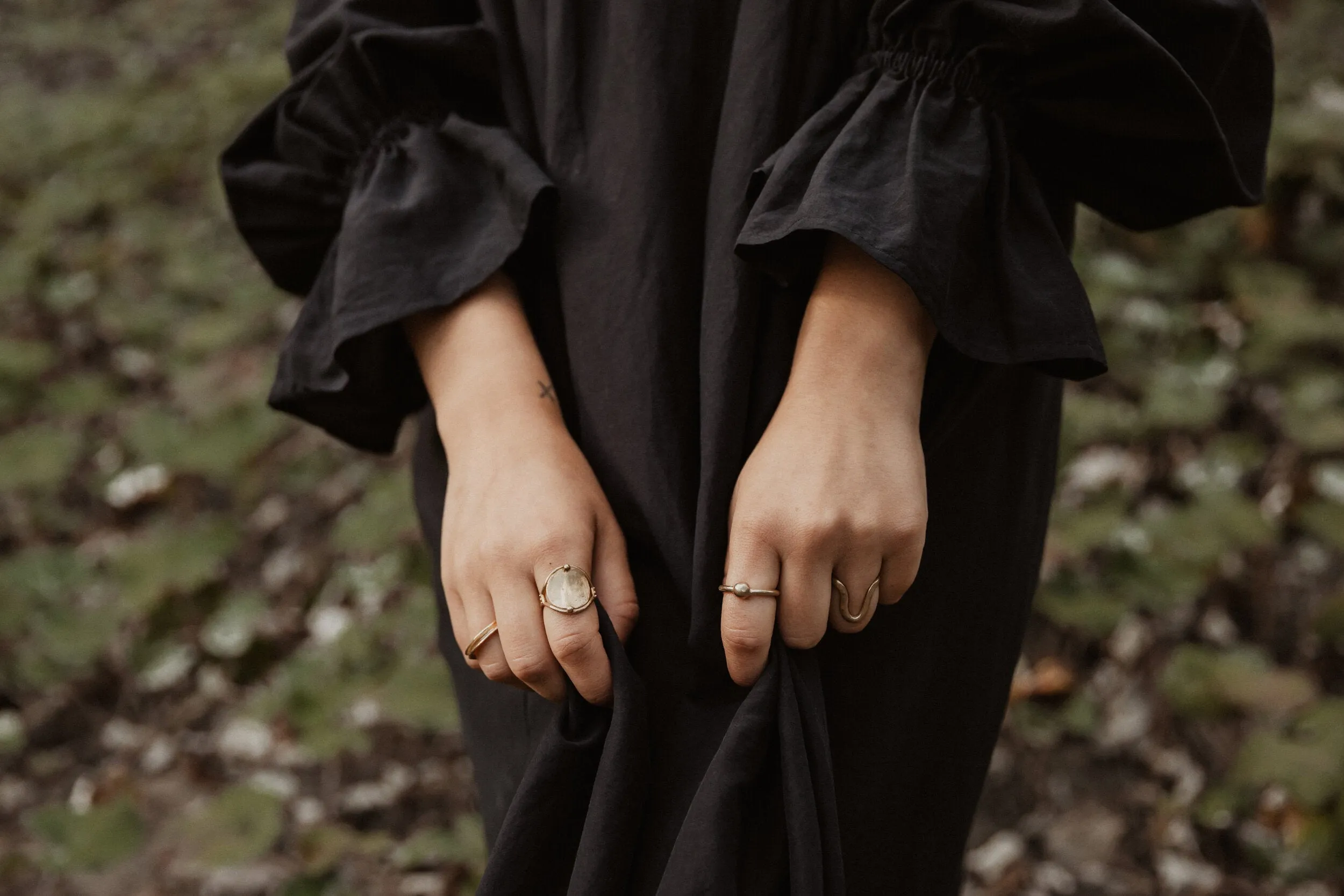 HAWKLY - SHIELD RING - SILVER