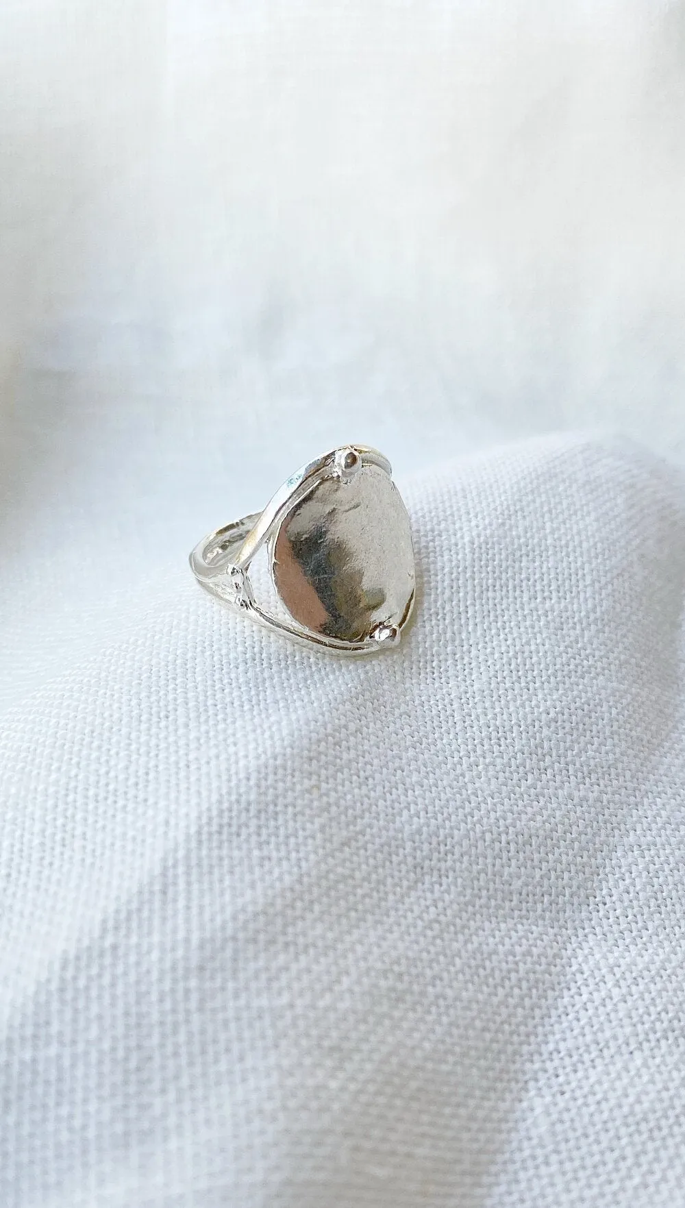 HAWKLY - SHIELD RING - SILVER