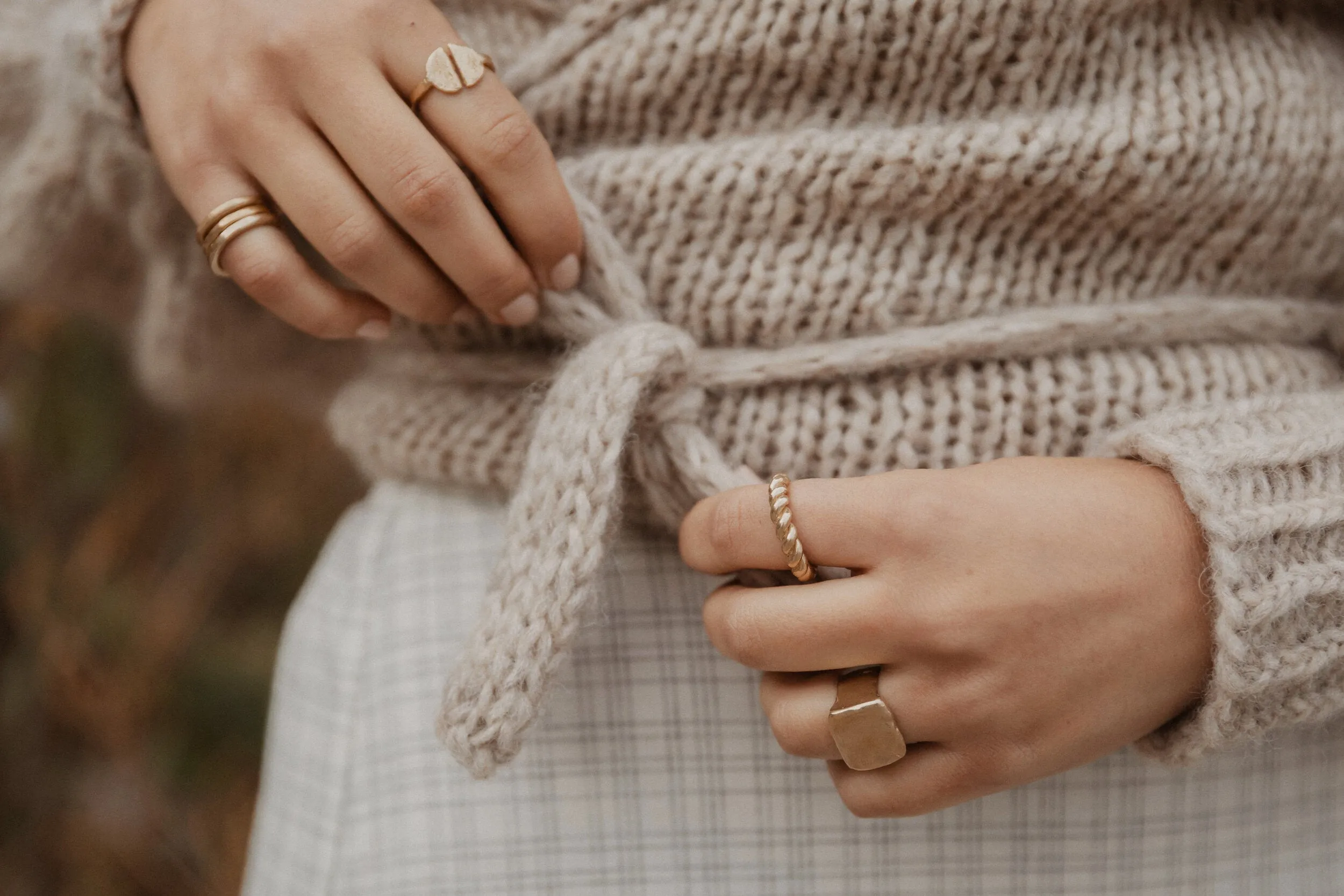 HAWKLY - SQUARE SIGNET RING - BRONZE