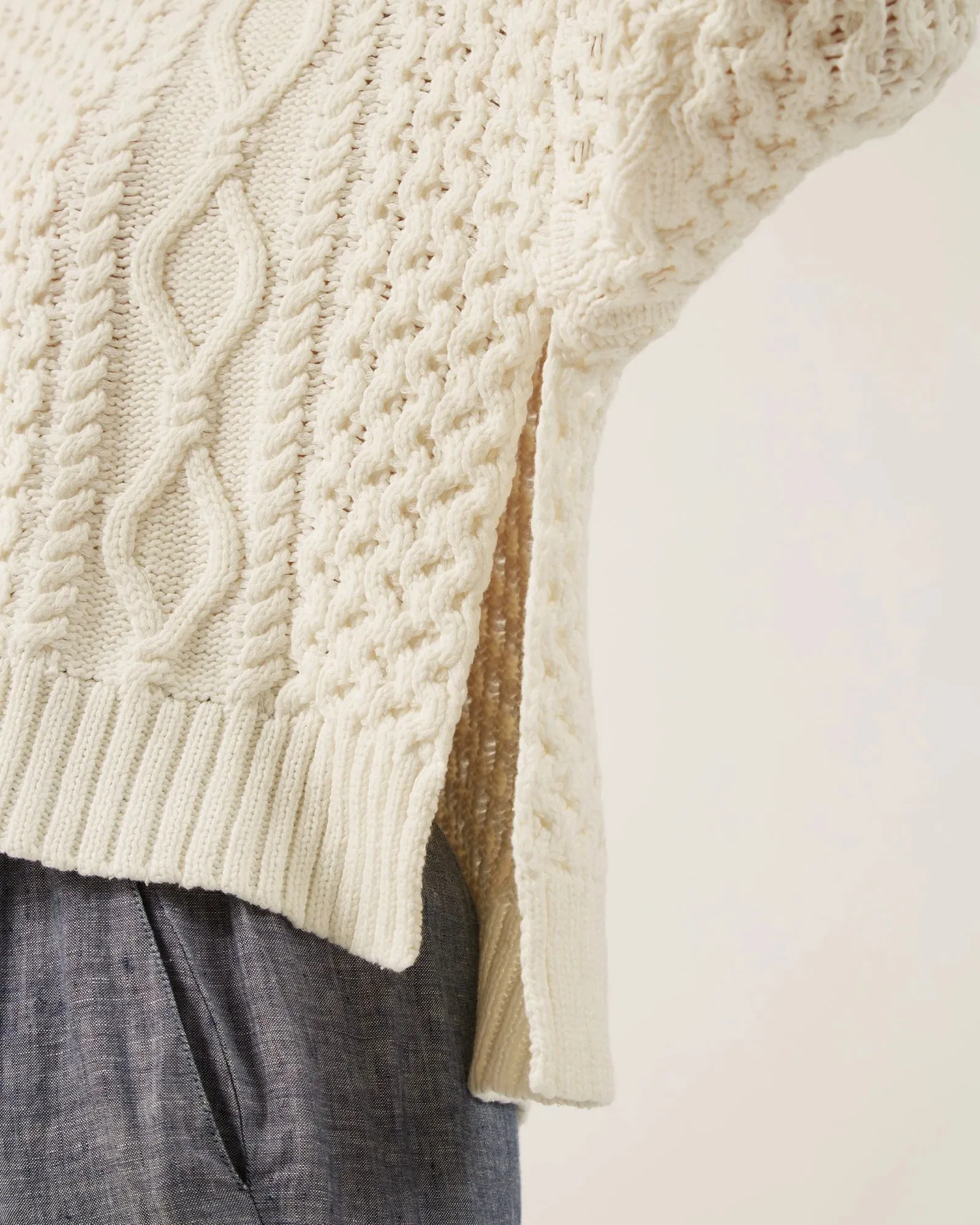 NAIF - CLOVER SWEATER - WHITE - SS25